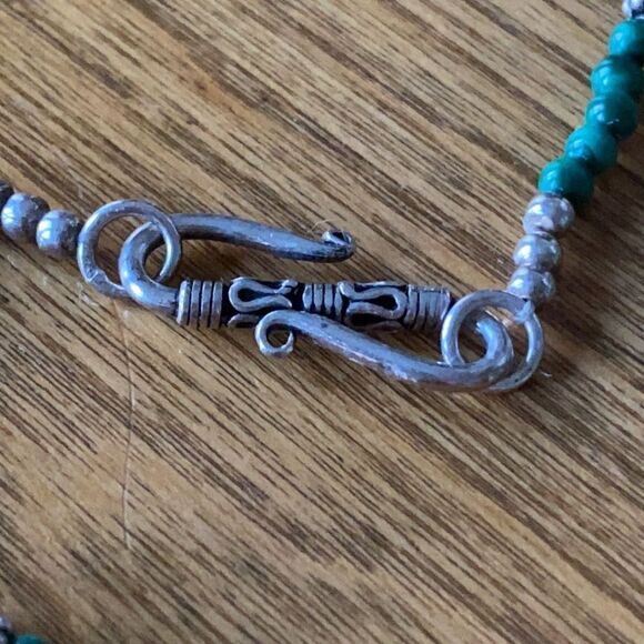 Malachite  and silver necklace - Picture 2 of 4